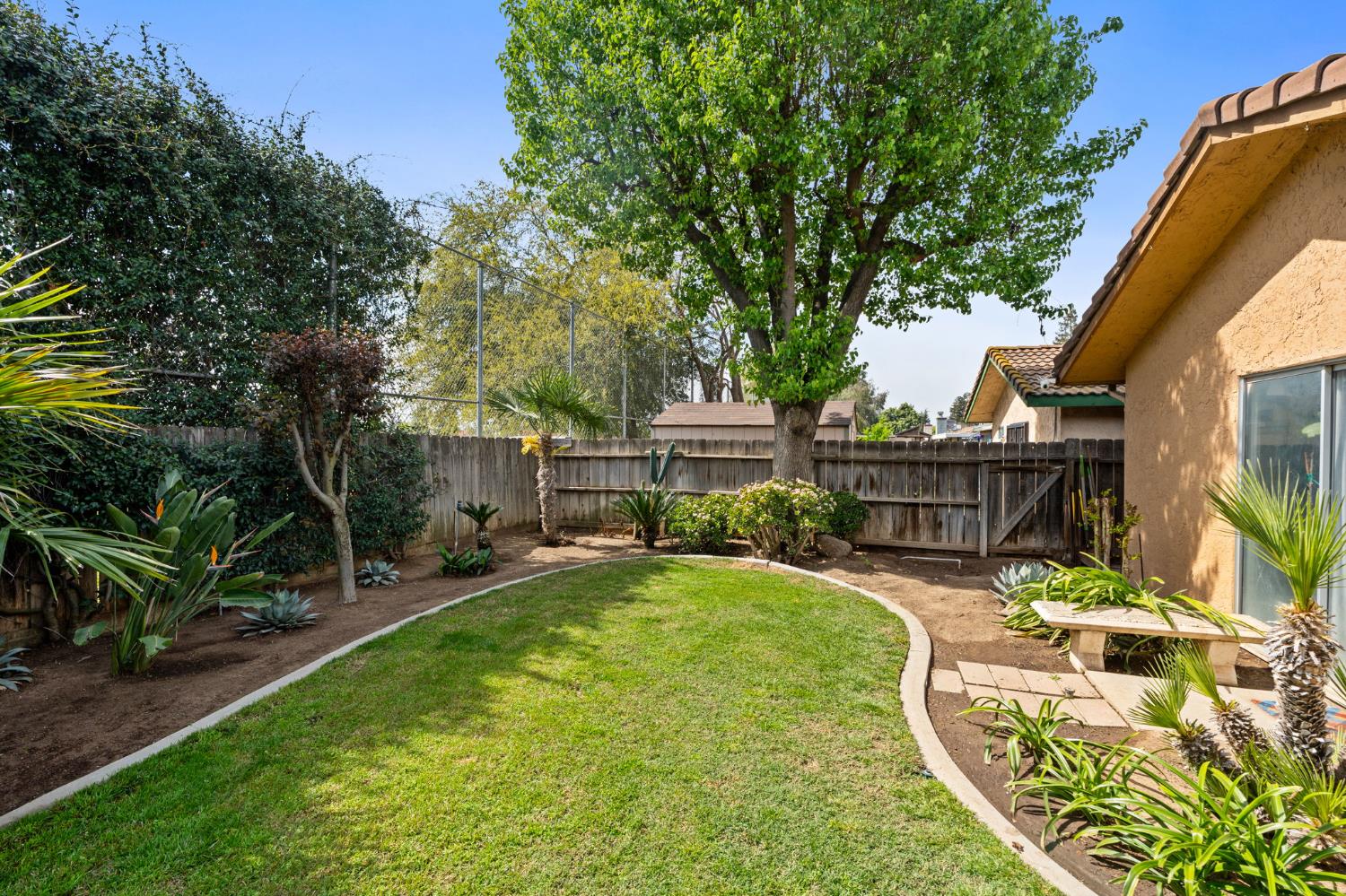 5201 West Griffith Way Fresno, CA 93722 - Photo 28 of 30