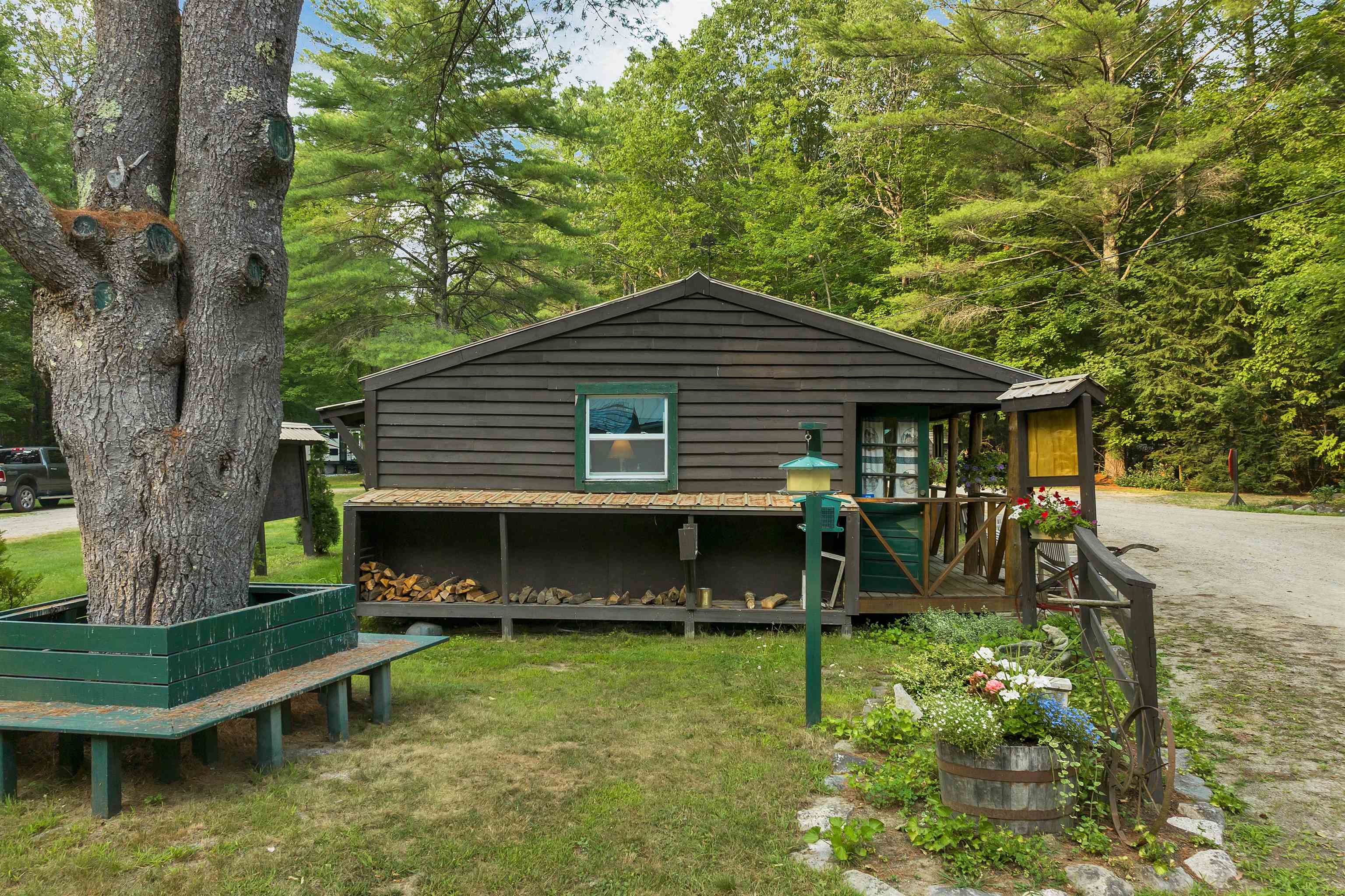 883 Center Street Wolfeboro, NH 03894 - Photo 8 of 41