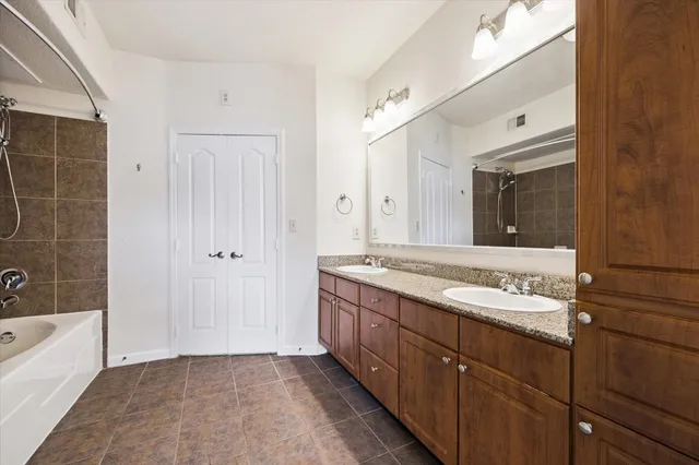 $169,000 | 1711 Old Spanish Trail, Unit 440, Houston, TX 77054