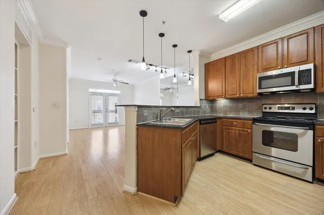 $169,000 | 1711 Old Spanish Trail, Unit 440, Houston, TX 77054