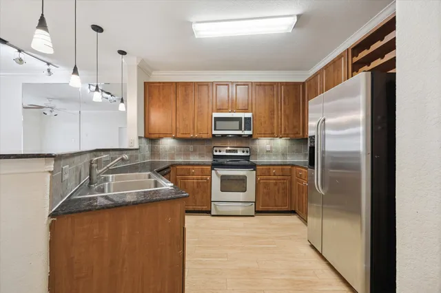 $169,000 | 1711 Old Spanish Trail, Unit 440, Houston, TX 77054