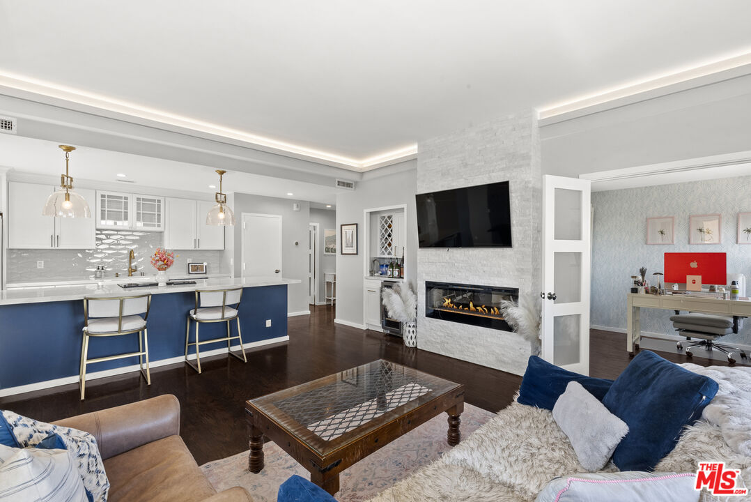 7250 Franklin Avenue, Unit 616 Los Angeles, CA 90046 - Photo 4 of 32