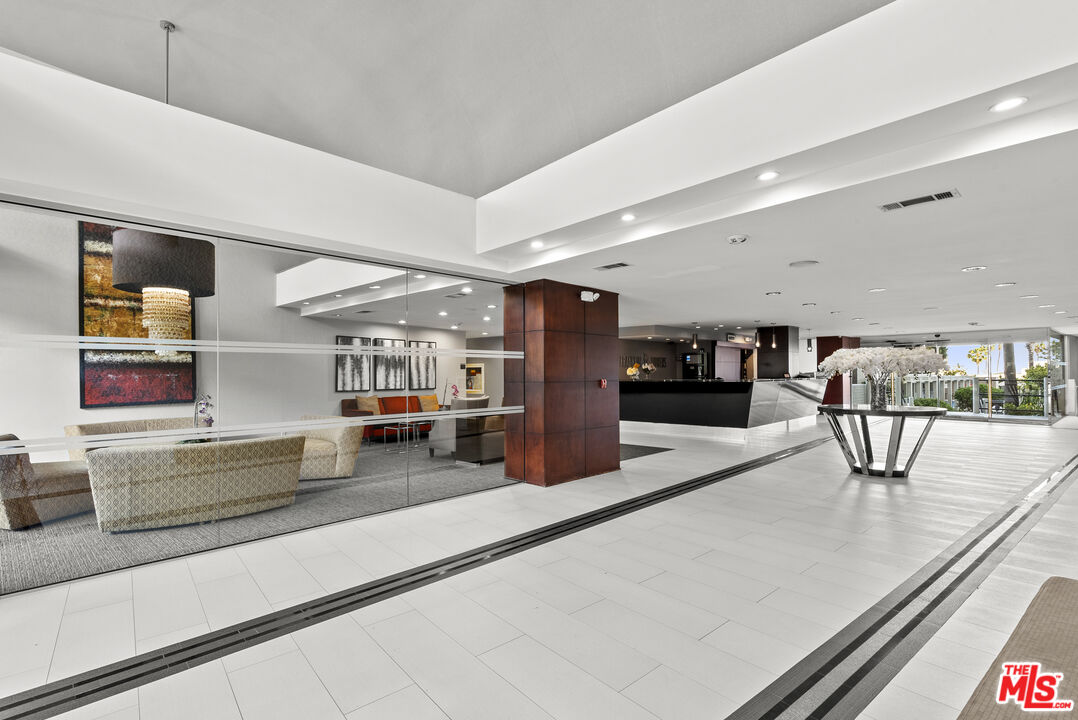 7250 Franklin Avenue, Unit 616 Los Angeles, CA 90046 - Photo 6 of 32