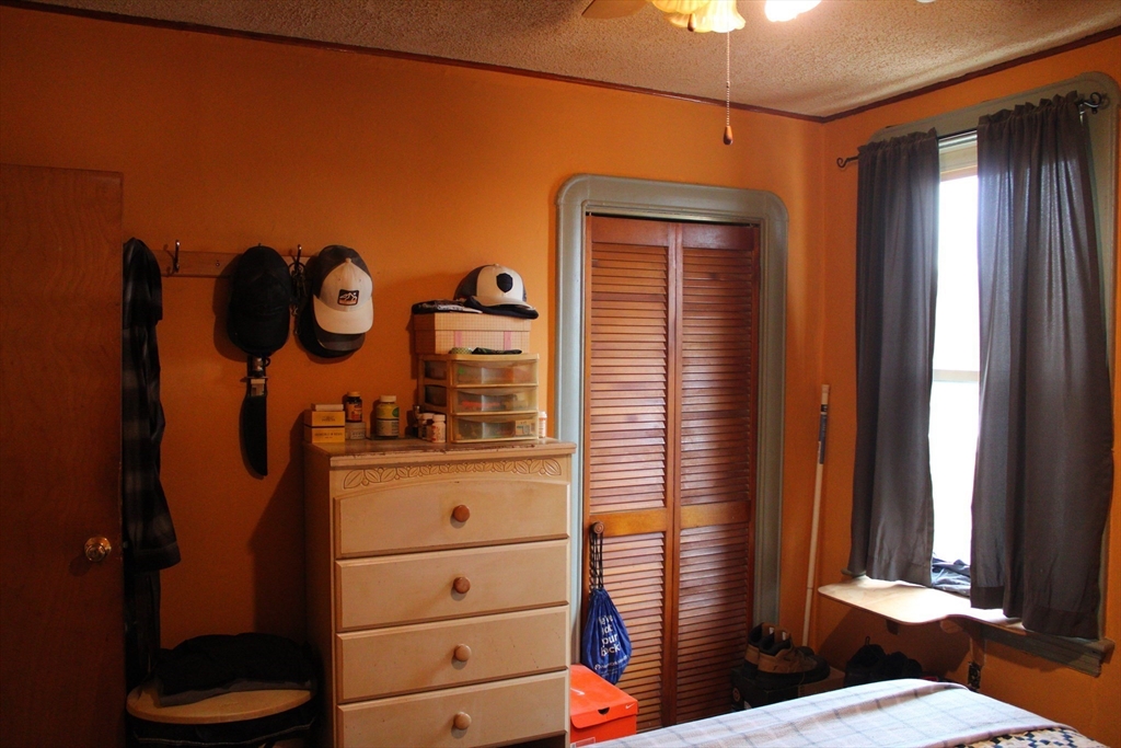 186 Spencer Street Fall River, MA 02721 - Photo 17 of 34