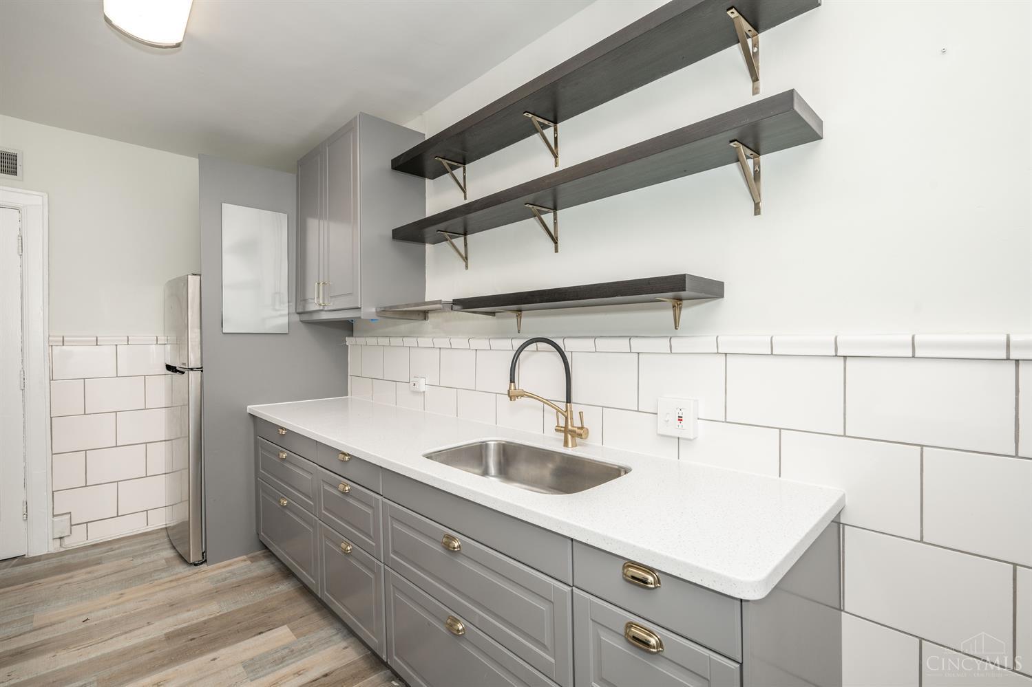 3896 Reading Road, Unit O Cincinnati, OH 45229 - Photo 6 of 62 Gallery Image 6