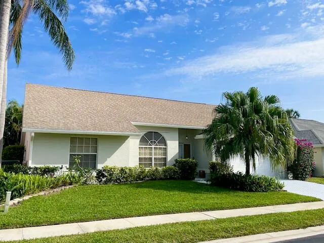 $3,800 | 112 Palomino Drive, Jupiter, FL 33458