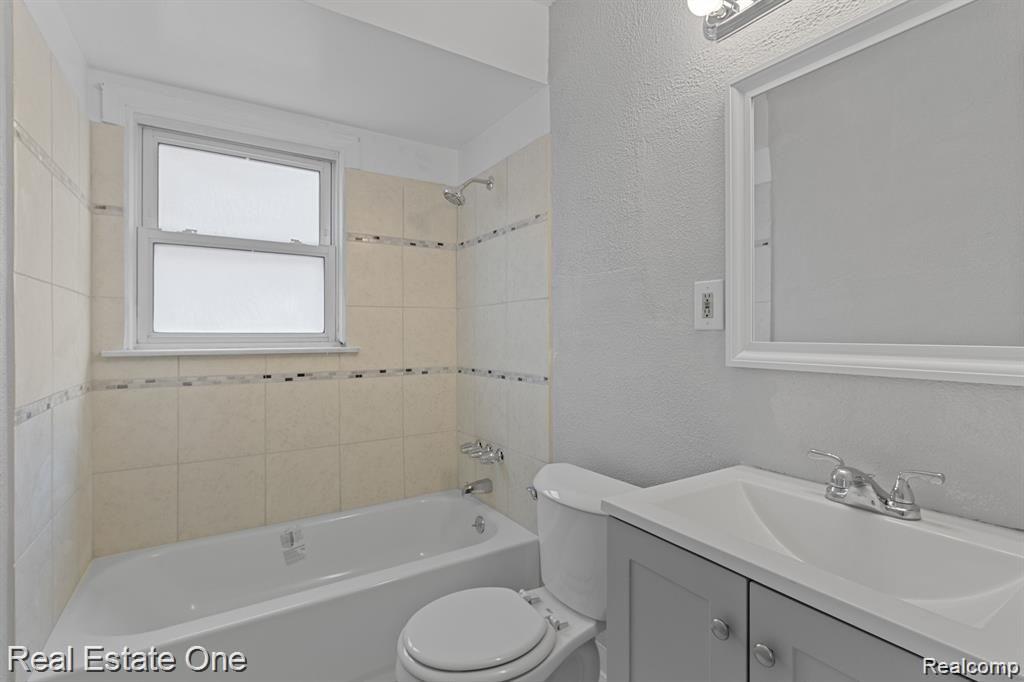 3604 Huron Street Dearborn, MI 48124 - Photo 9 of 21