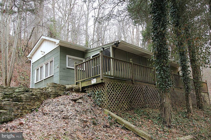 33 Hilltop Road Delta, PA 17314 - Photo 8 of 16 Exterior (Front)