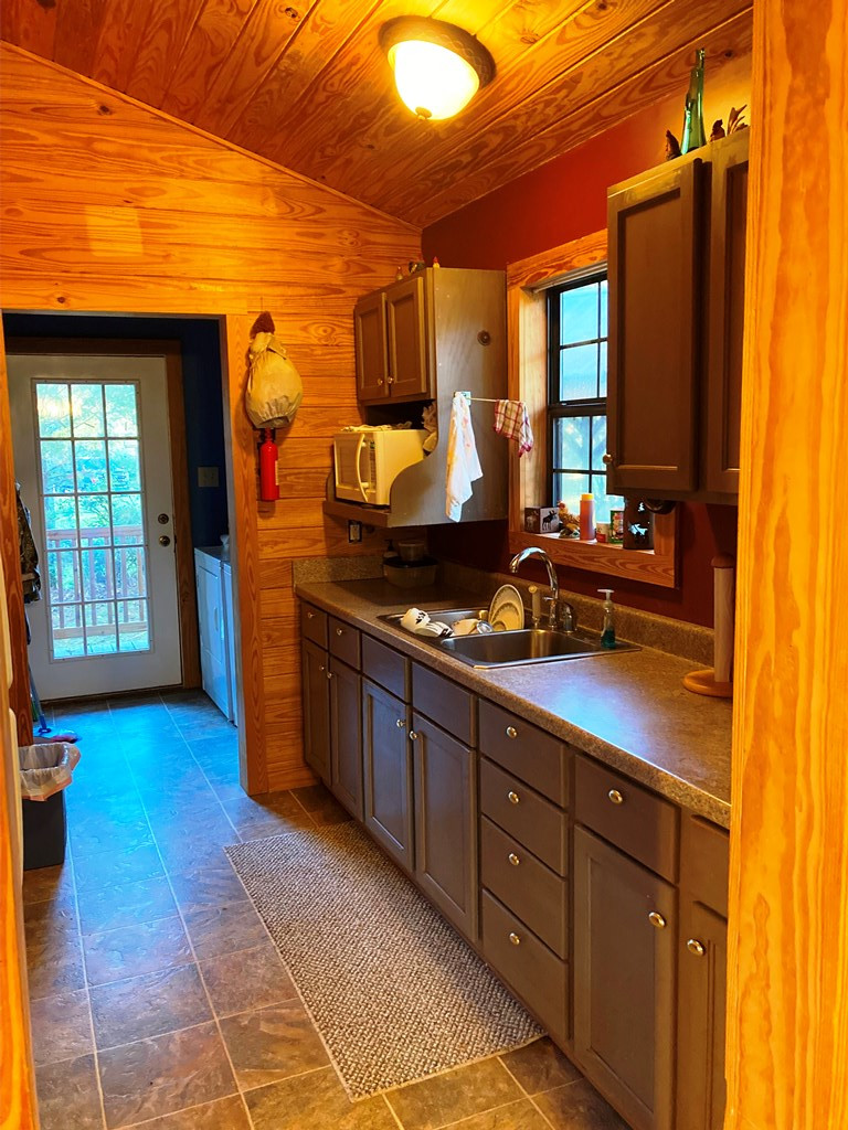 4069 Magnolia Pisgah Road Summit, MS 39666 - Photo 23 of 30 Kitchen to Rear