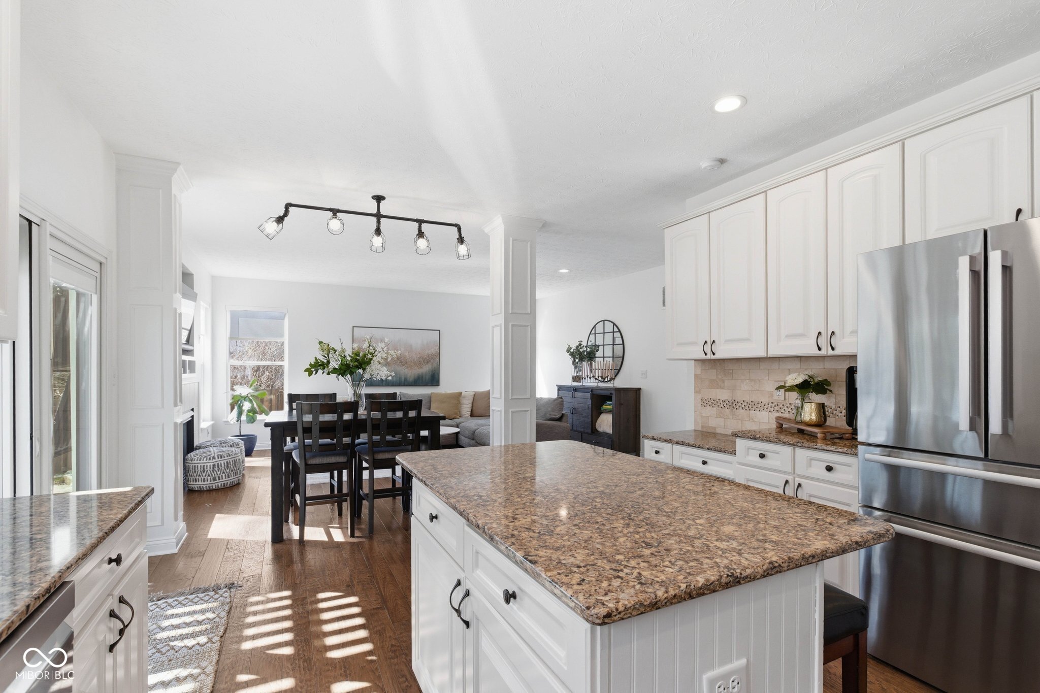 14211 Monarchy Lane Fishers, IN 46037 - Photo 11 of 38