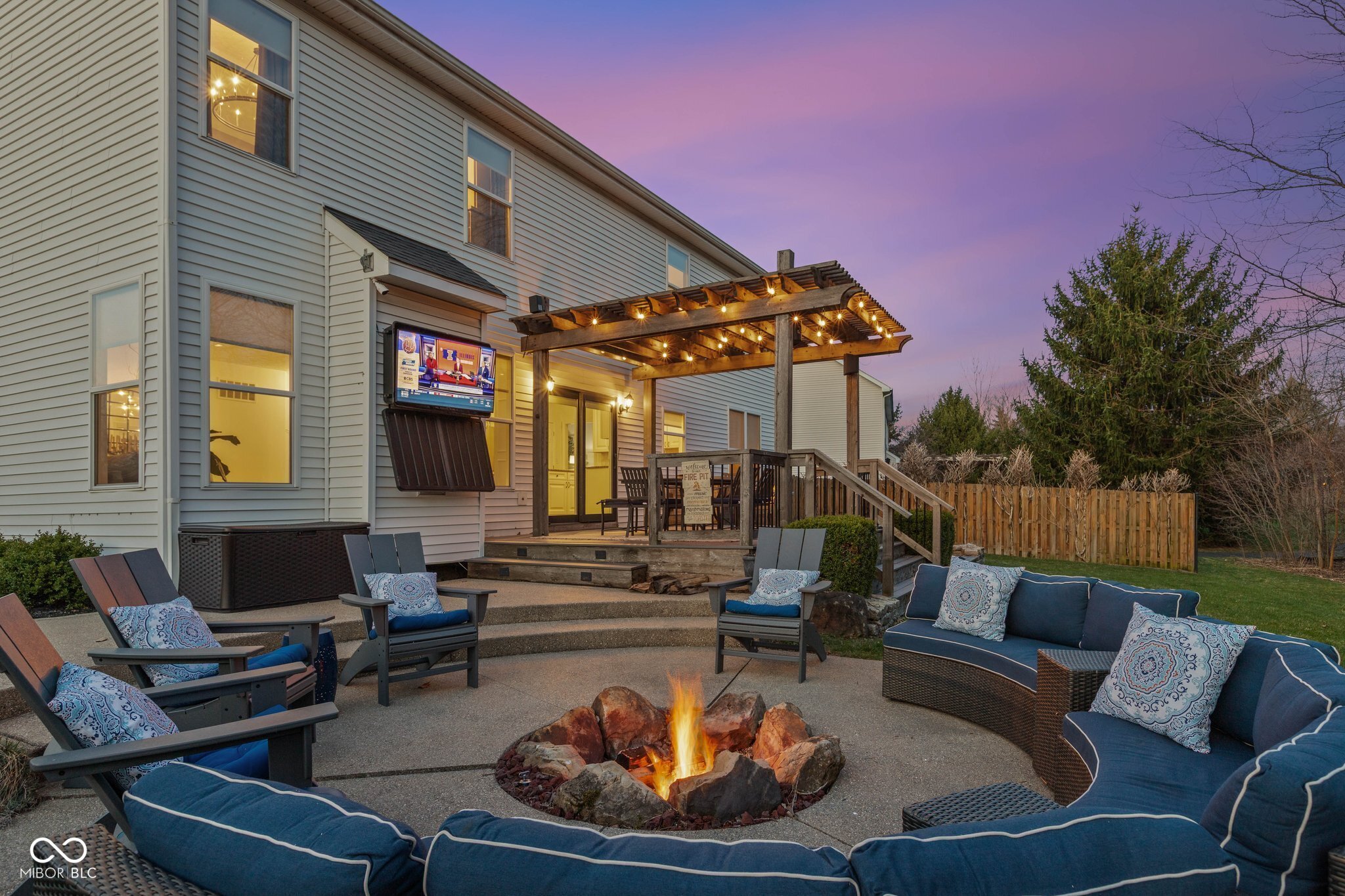 14211 Monarchy Lane Fishers, IN 46037 - Photo 2 of 38