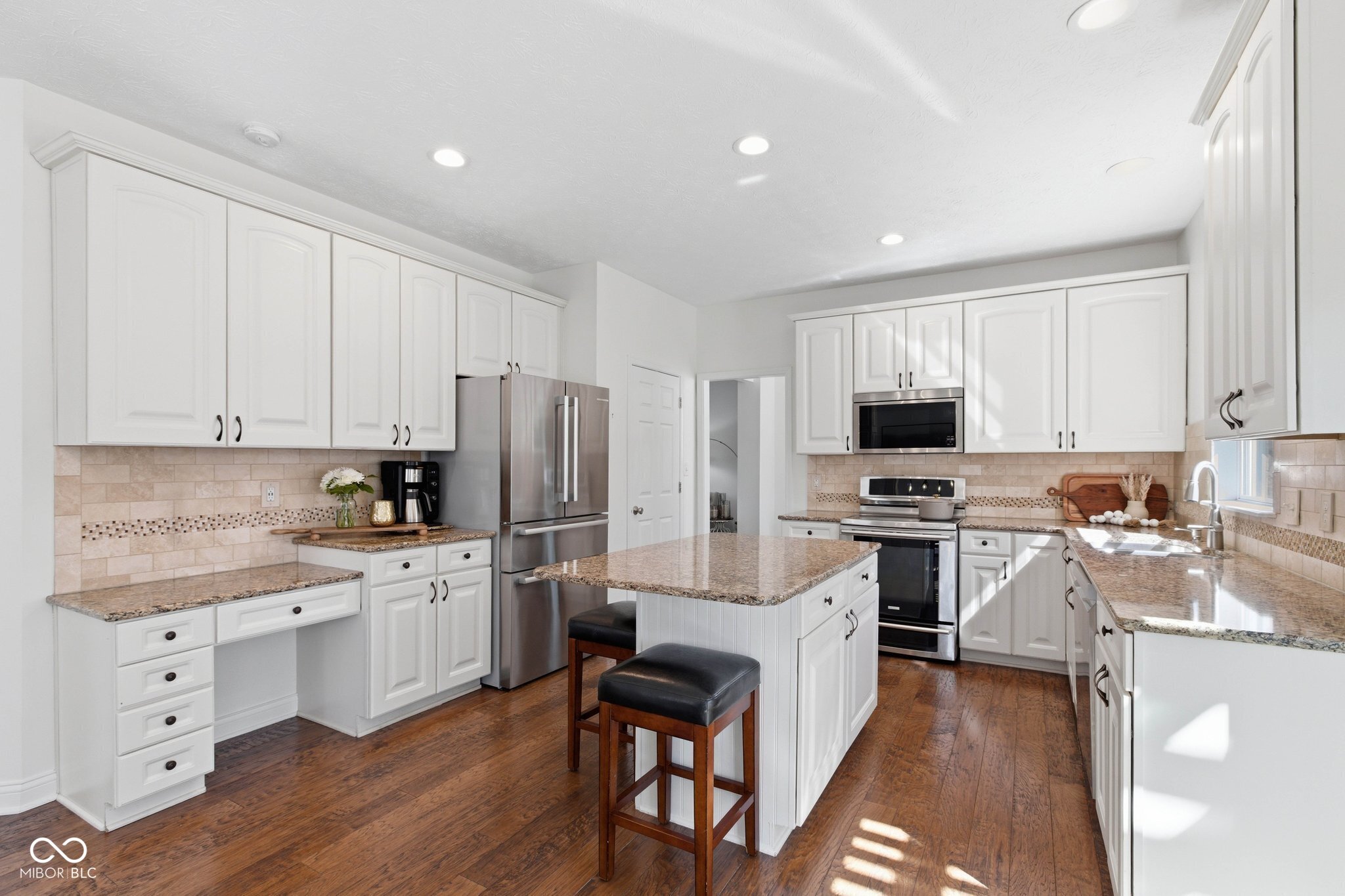 14211 Monarchy Lane Fishers, IN 46037 - Photo 10 of 38