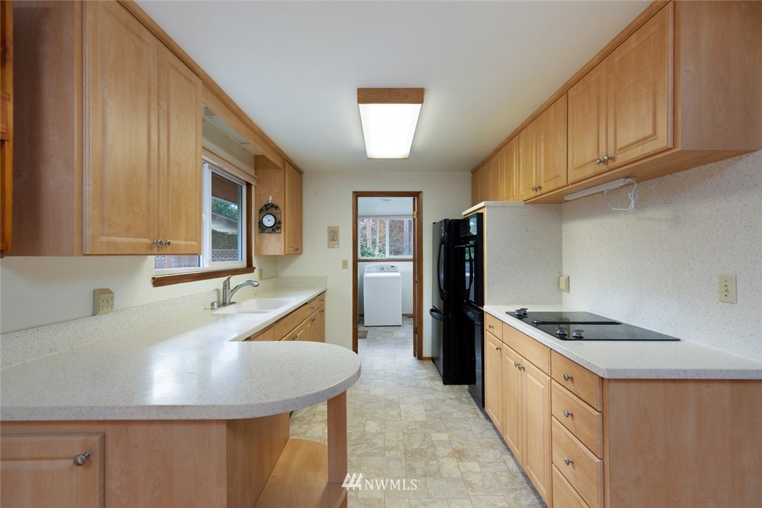 20458 Southeast 157th Street Renton, WA 98059 - Photo 4 of 13