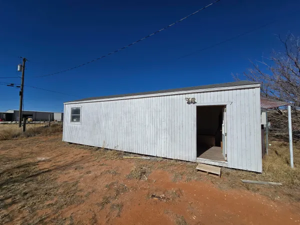 $160,000 | 1221 Highway 83, Denver City, TX 79323