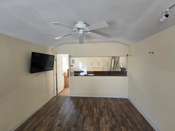 $160,000 | 1221 Highway 83, Denver City, TX 79323