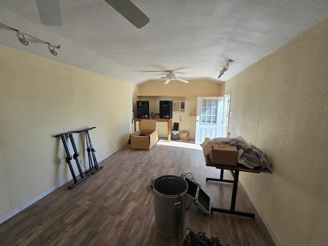 $160,000 | 1221 Highway 83, Denver City, TX 79323