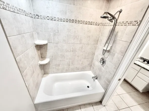 $310,000 | 747 Cove Court, Bartlett, IL 60103