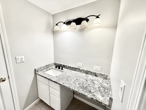 $310,000 | 747 Cove Court, Bartlett, IL 60103