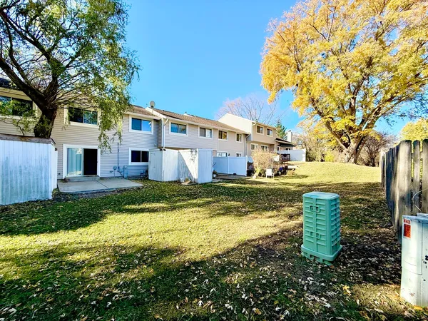 $310,000 | 747 Cove Court, Bartlett, IL 60103