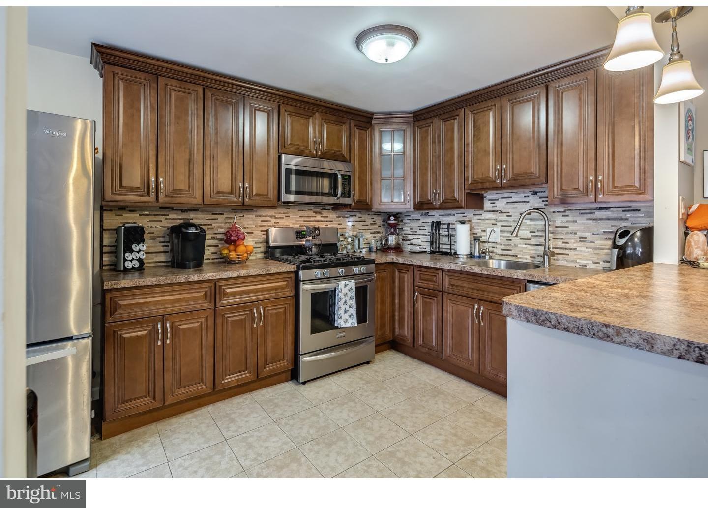 12321 Wyndom Road Philadelphia, PA 19154 - Photo 8 of 21 Gallery Image 8