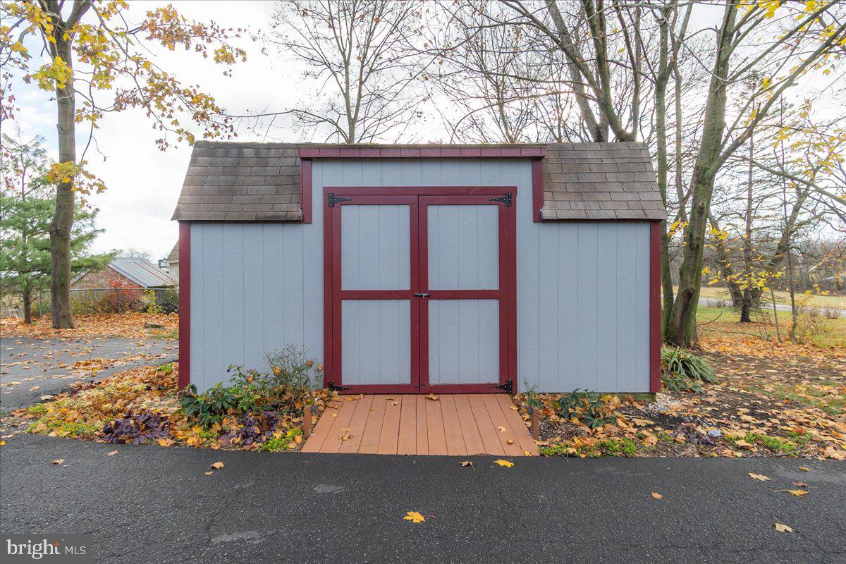 11701 Walnut Point Road Hagerstown, MD 21740 - Photo 38 of 56 Storage Shed