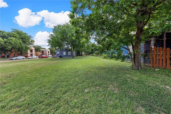 $30,000 | 725 South 12th Street, Waco, TX 76706