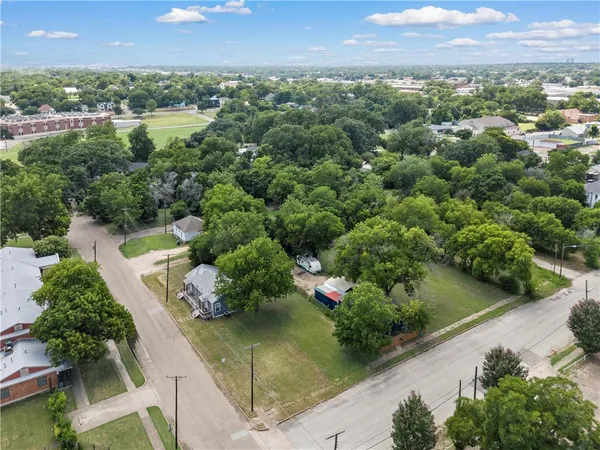 $30,000 | 725 South 12th Street, Waco, TX 76706