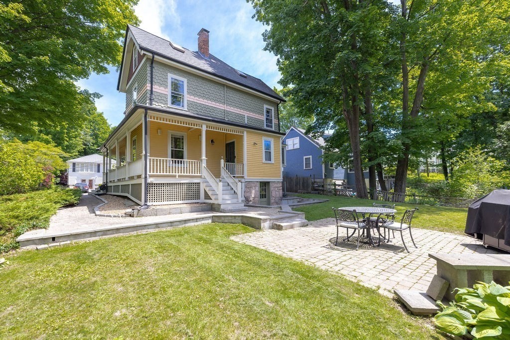 9 Spring Hill Road Boston, MA 02136 - Photo 2 of 32