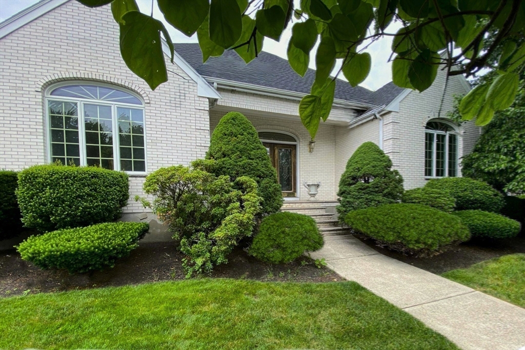 5 Concord Road Stoneham, MA 02180 - Photo 2 of 34