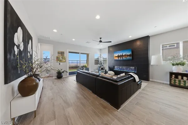 $678,000 | 176 Cabo Cruces Drive, Henderson, NV 89011