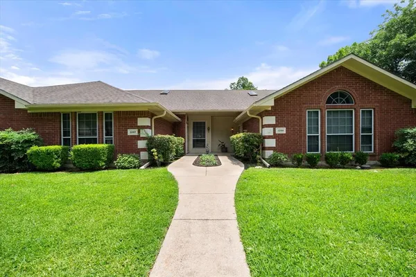 $189,900 | 1209 West 3rd Avenue, Corsicana, TX 75110