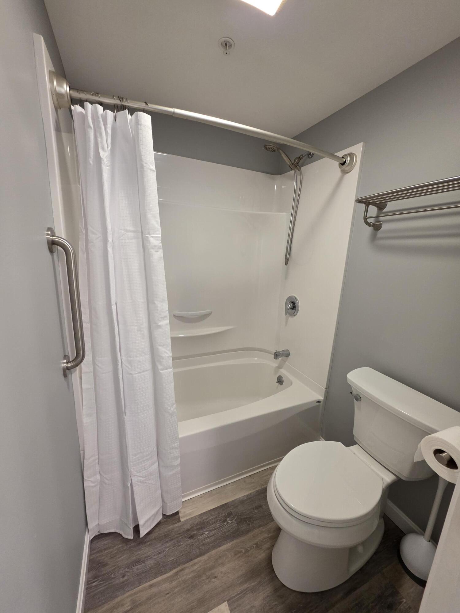 952 Post Road, Unit 7 Wells, ME 04090 - Photo 36 of 36 Shower