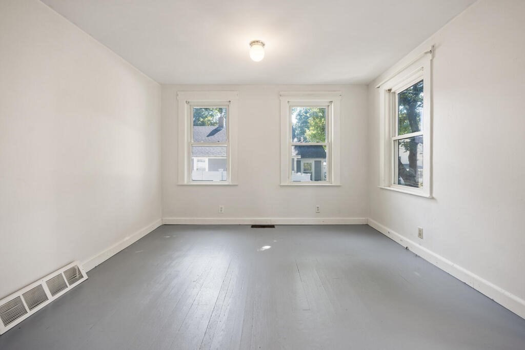 8 Parmenter Avenue Maynard, MA 01754 - Photo 4 of 21 Gallery Image 4