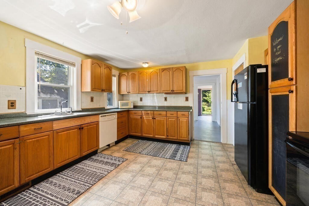8 Parmenter Avenue Maynard, MA 01754 - Photo 7 of 21 Gallery Image 7