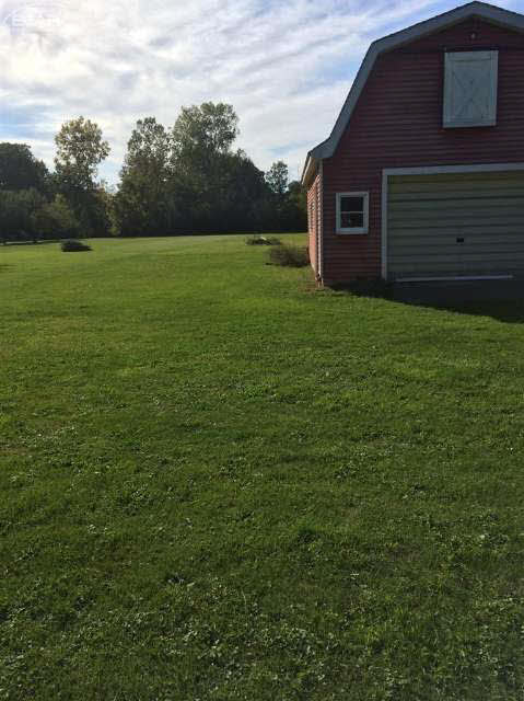 3167 North Belsay Road Flint, MI 48506 - Photo 7 of 33 20421909-6.JPG