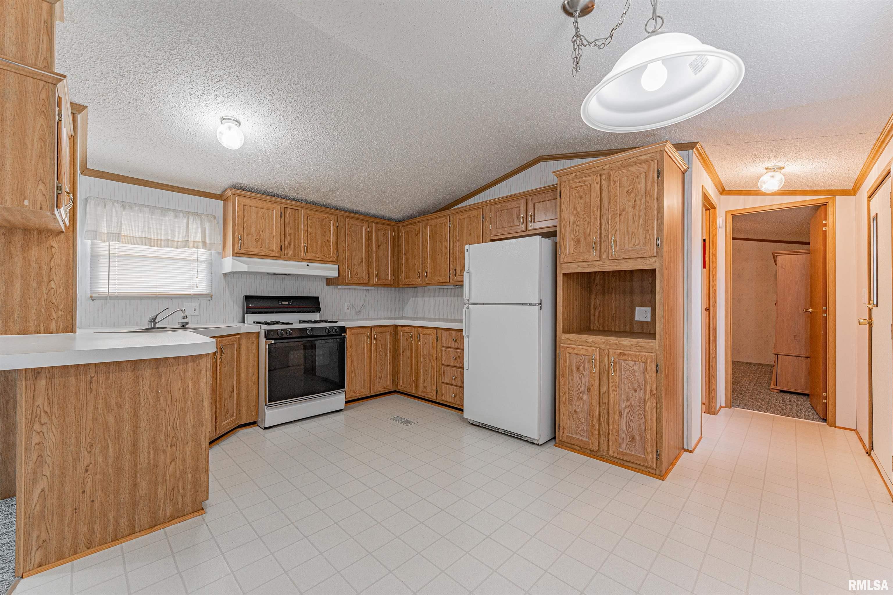 3535 East Cook Street, Unit 29 Springfield, IL 62703 - Photo 5 of 16