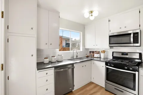 $2,198,000 | 882 San Rafael Avenue, Mountain View, CA 94043