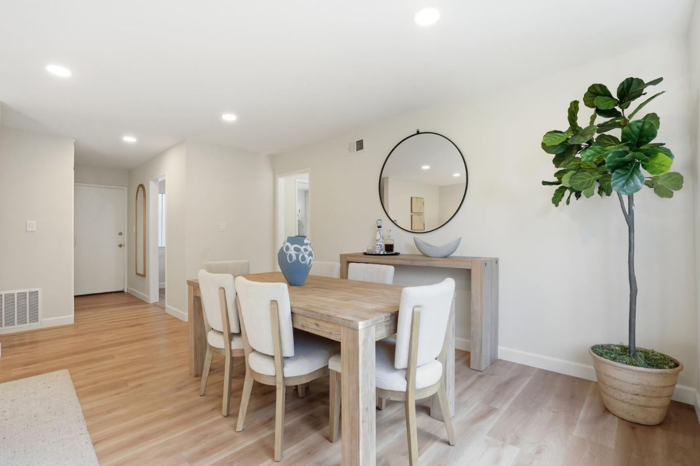 882 San Rafael Avenue Mountain View, CA 94043 - Photo 9 of 50