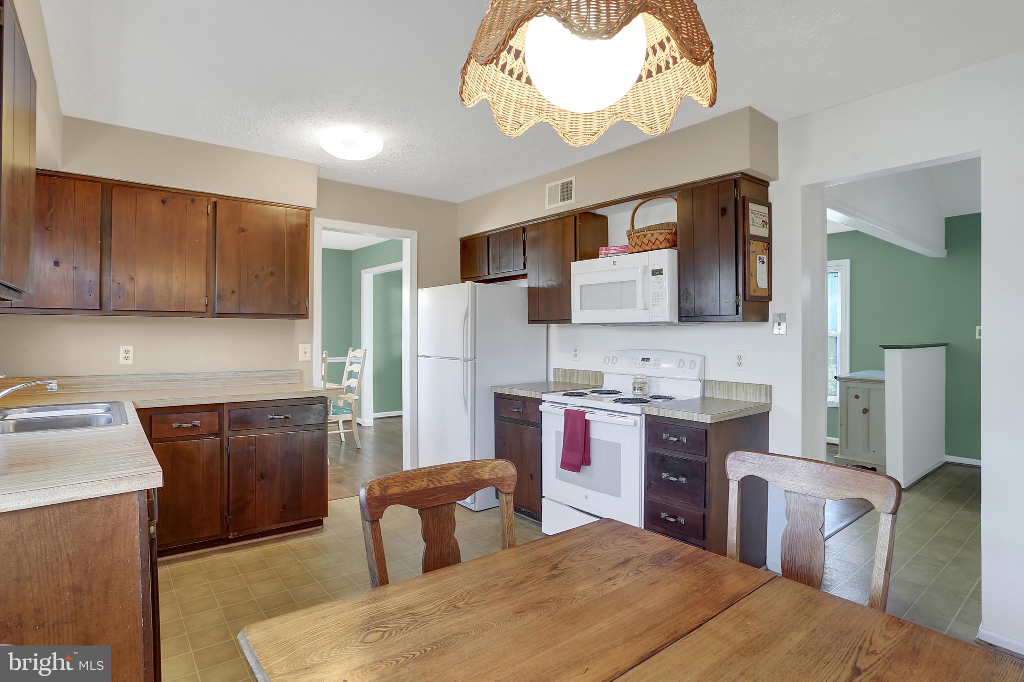 9114 Beachway Lane Springfield, VA 22153 - Photo 13 of 30 Gallery Image 13
