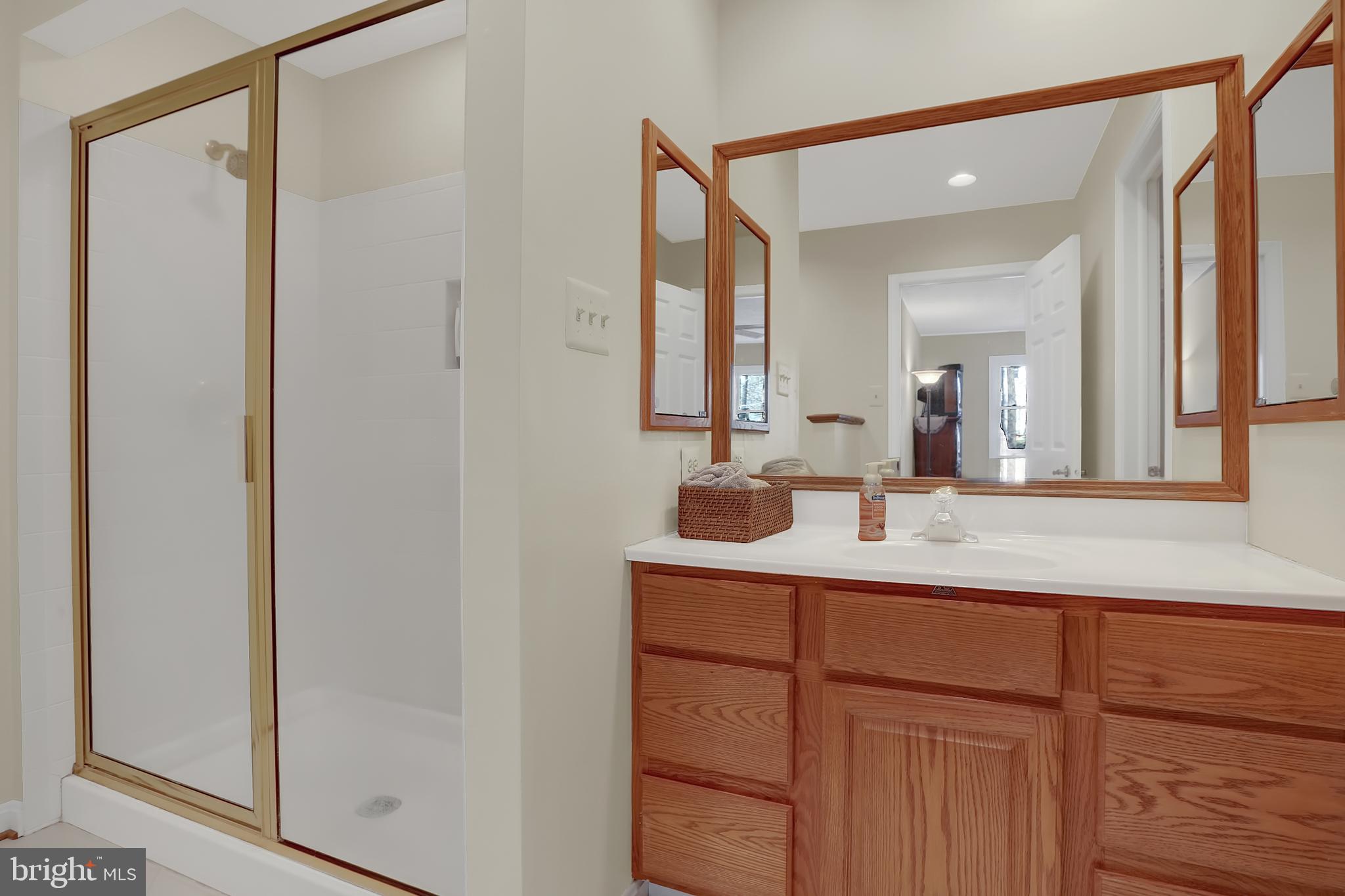 9114 Beachway Lane Springfield, VA 22153 - Photo 18 of 30 Gallery Image 18