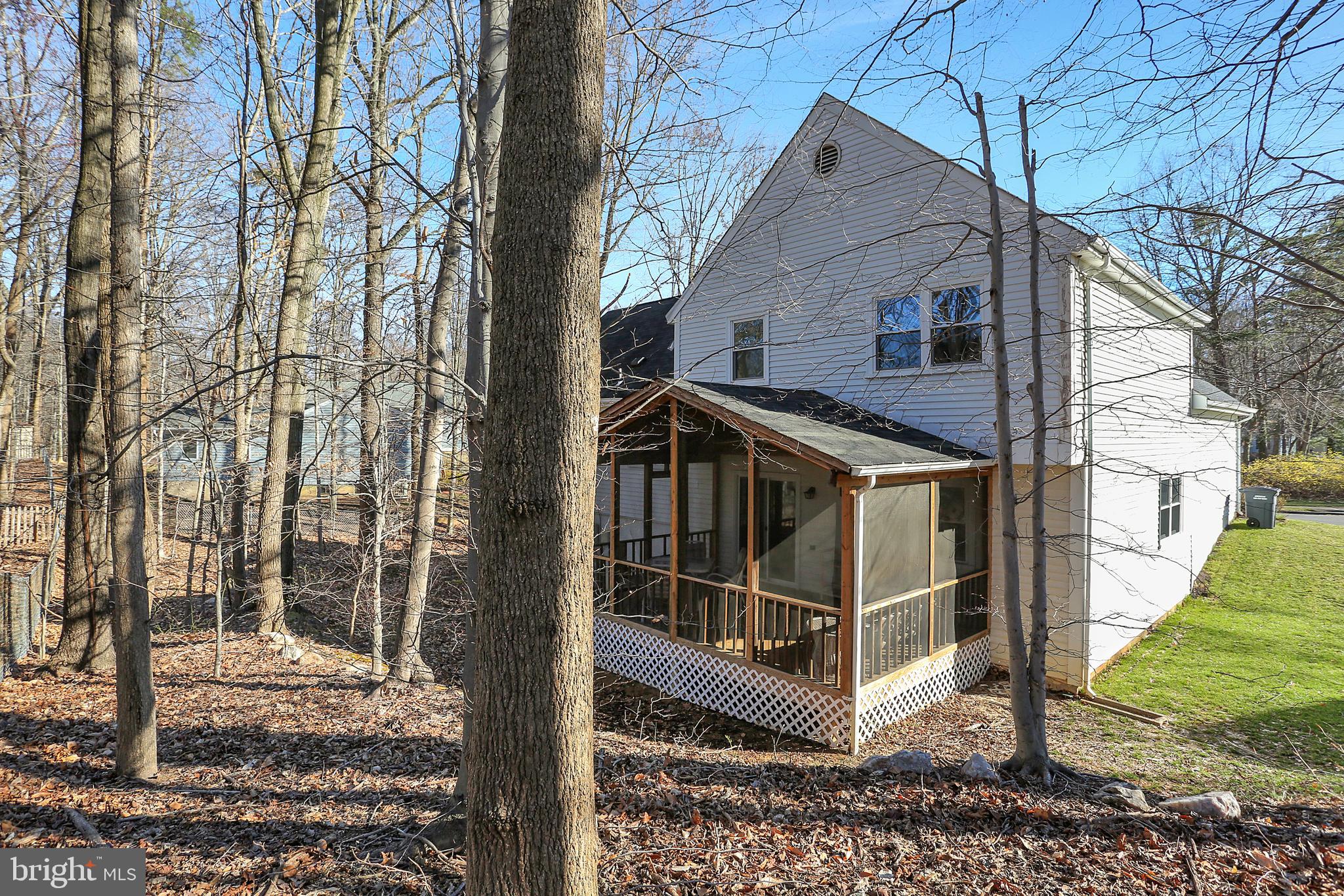 9114 Beachway Lane Springfield, VA 22153 - Photo 5 of 30 Gallery Image 5