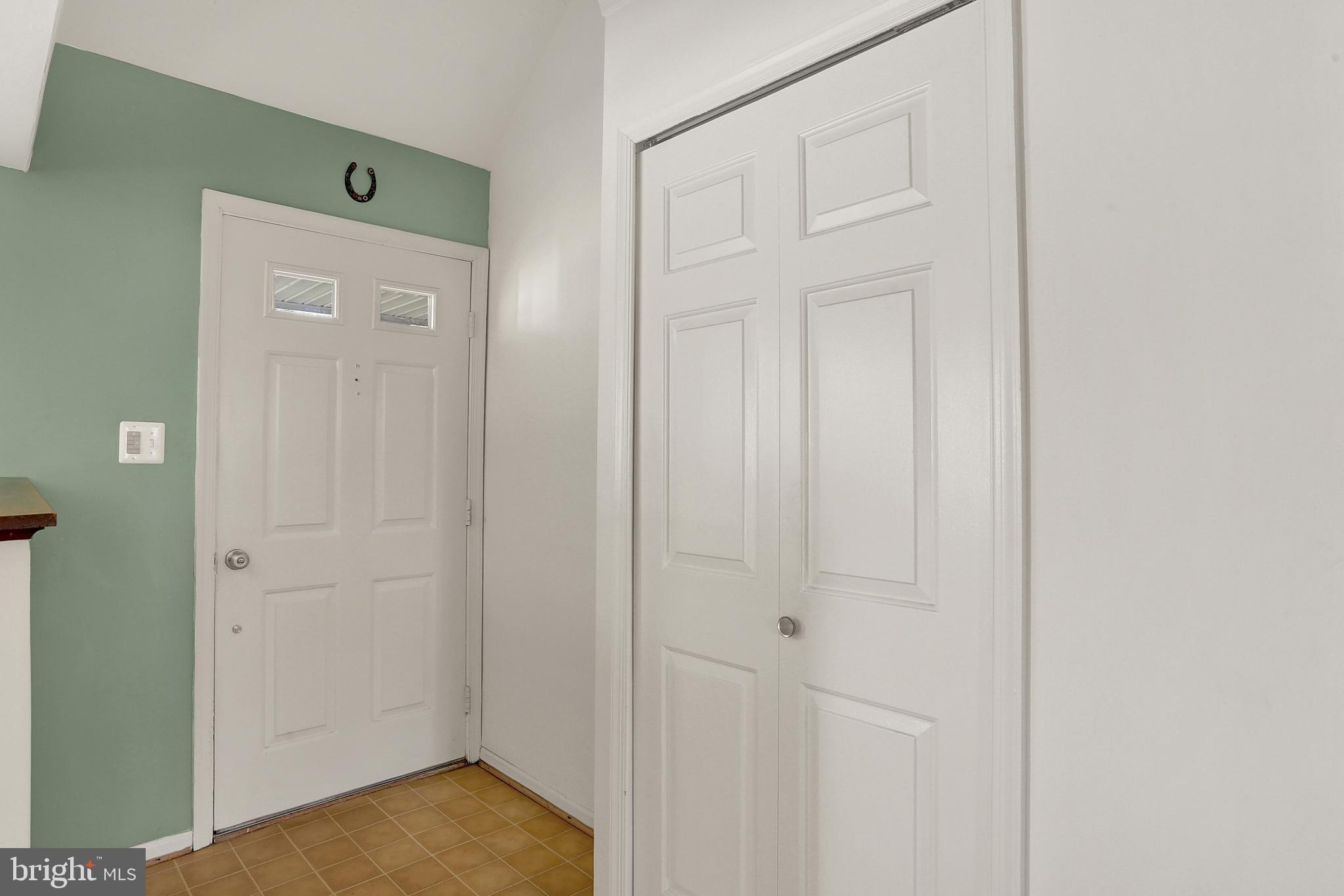 9114 Beachway Lane Springfield, VA 22153 - Photo 6 of 30 Gallery Image 6