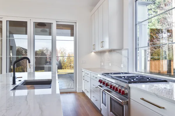 $2,499,000 | 535 Kensington Court, Hinsdale, IL 60521