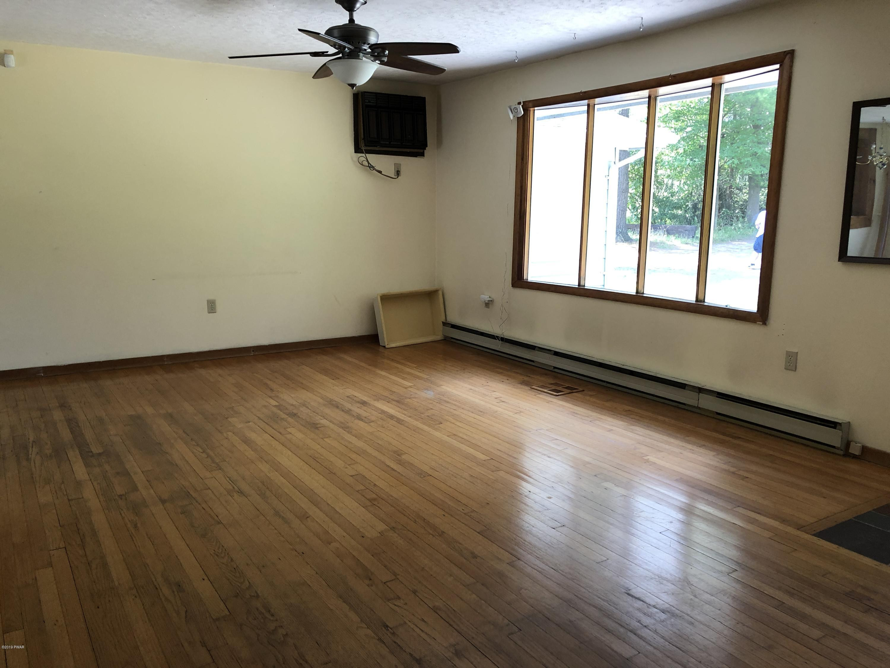 191 Rt 590 Greeley, PA 18425 - Photo 15 of 32