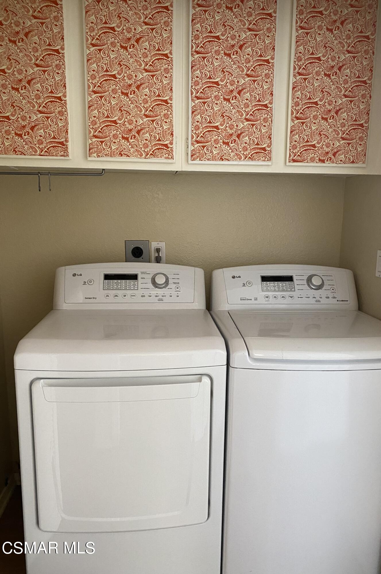 801 Congressional Road Simi Valley, CA 93065 - Photo 22 of 22 a utility room with dryer and washer