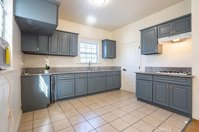 $1,190,000 | 1807 South Bonnie Brae Street, Los Angeles, CA 90006