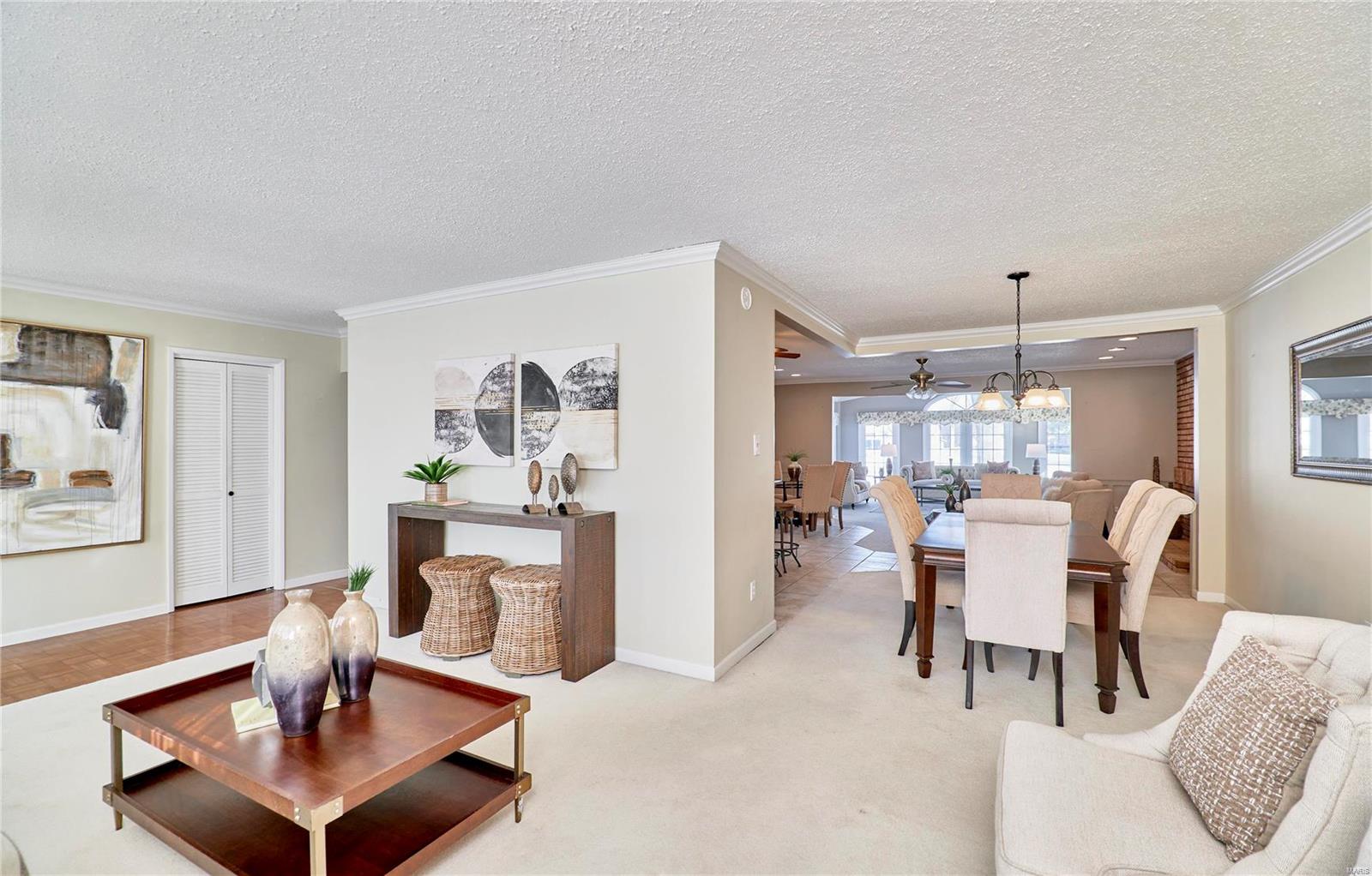 15713 Hill House Road Chesterfield, MO 63017 - Photo 6 of 26 Gallery Image 6
