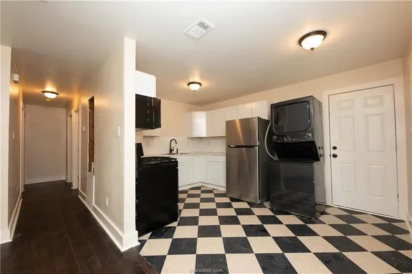 $1,675 | 535 Husk, Somerville, TX 77879