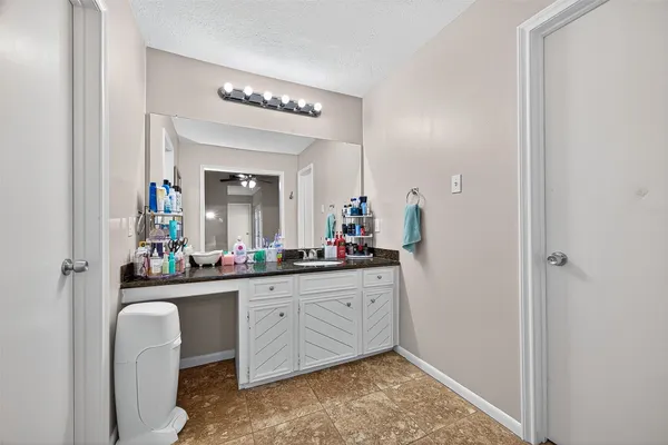 $2,500 | 4006 Dover Street, Deer Park, TX 77536