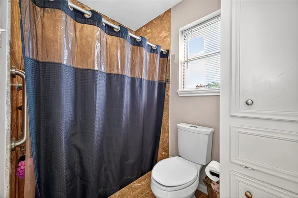 $2,500 | 4006 Dover Street, Deer Park, TX 77536